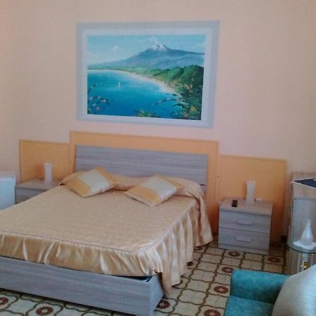 Beb I Delfini Di Casa Paola Bed & Breakfast Mascali Dış mekan fotoğraf