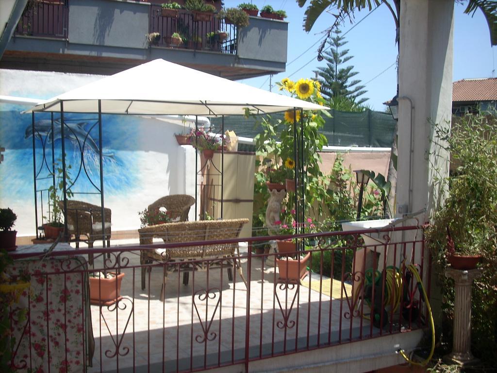 Beb I Delfini Di Casa Paola Bed & Breakfast Mascali Dış mekan fotoğraf