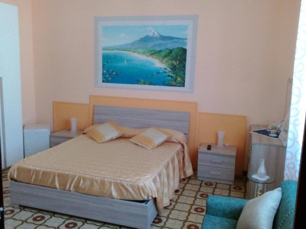 Beb I Delfini Di Casa Paola Bed & Breakfast Mascali Dış mekan fotoğraf