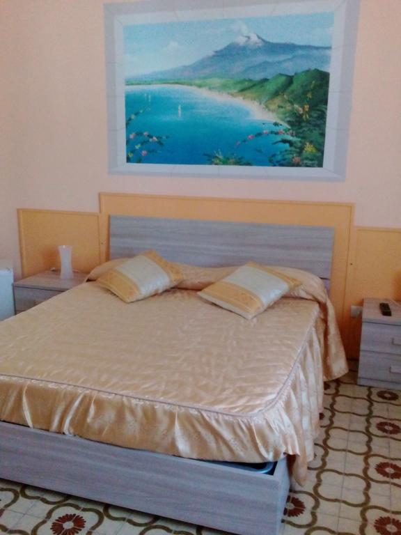 Beb I Delfini Di Casa Paola Bed & Breakfast Mascali Dış mekan fotoğraf
