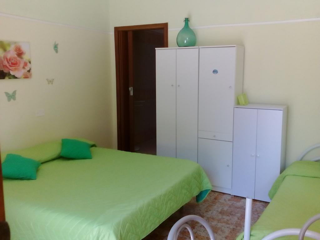 Beb I Delfini Di Casa Paola Bed & Breakfast Mascali Dış mekan fotoğraf