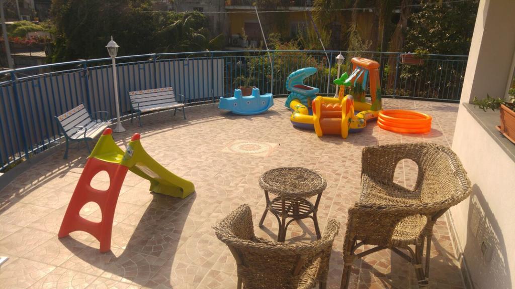Beb I Delfini Di Casa Paola Bed & Breakfast Mascali Dış mekan fotoğraf